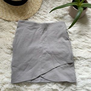 ✨NWOT ARITZIA SKIRT ✨